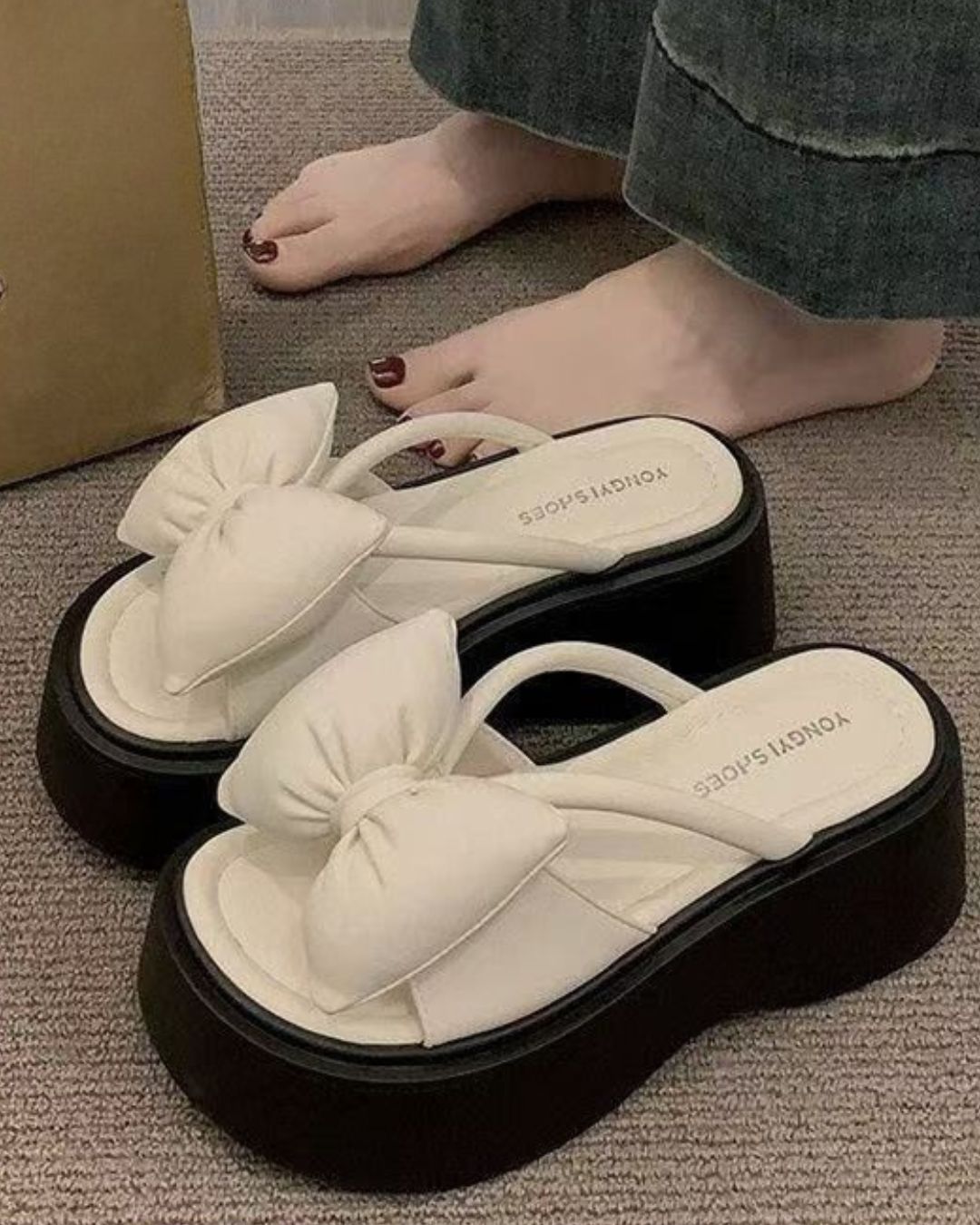 厚底リボンサンダル