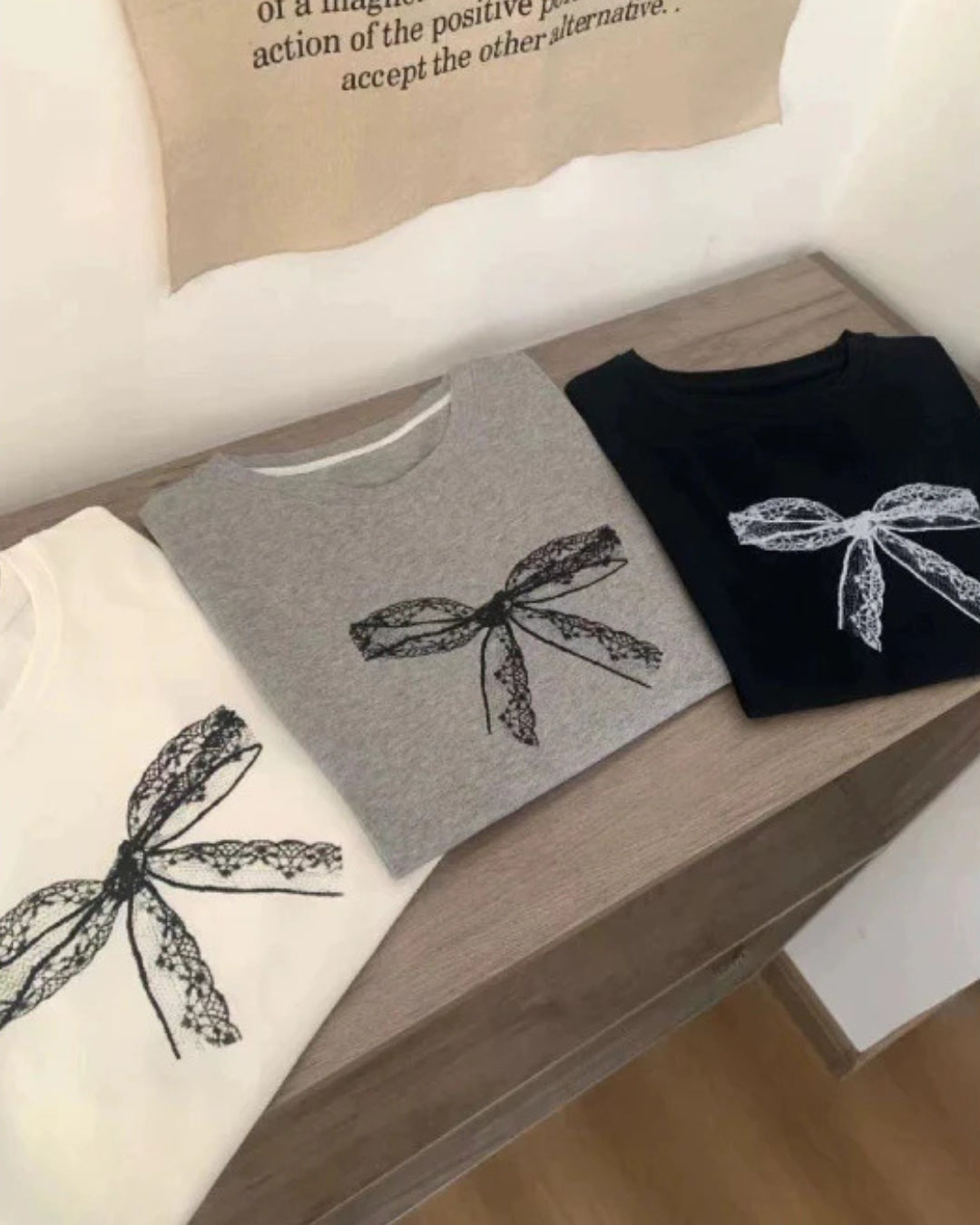リボンプリントTシャツ
